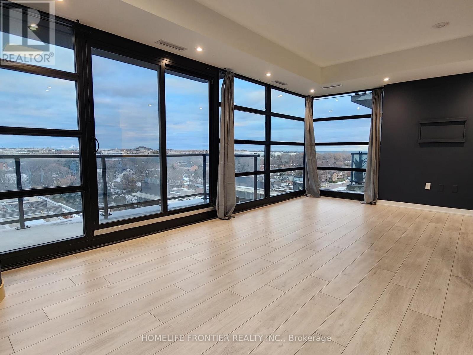 902 A - 1606 Charles Street, Whitby, ON - Indoor Photo Showing Other Room