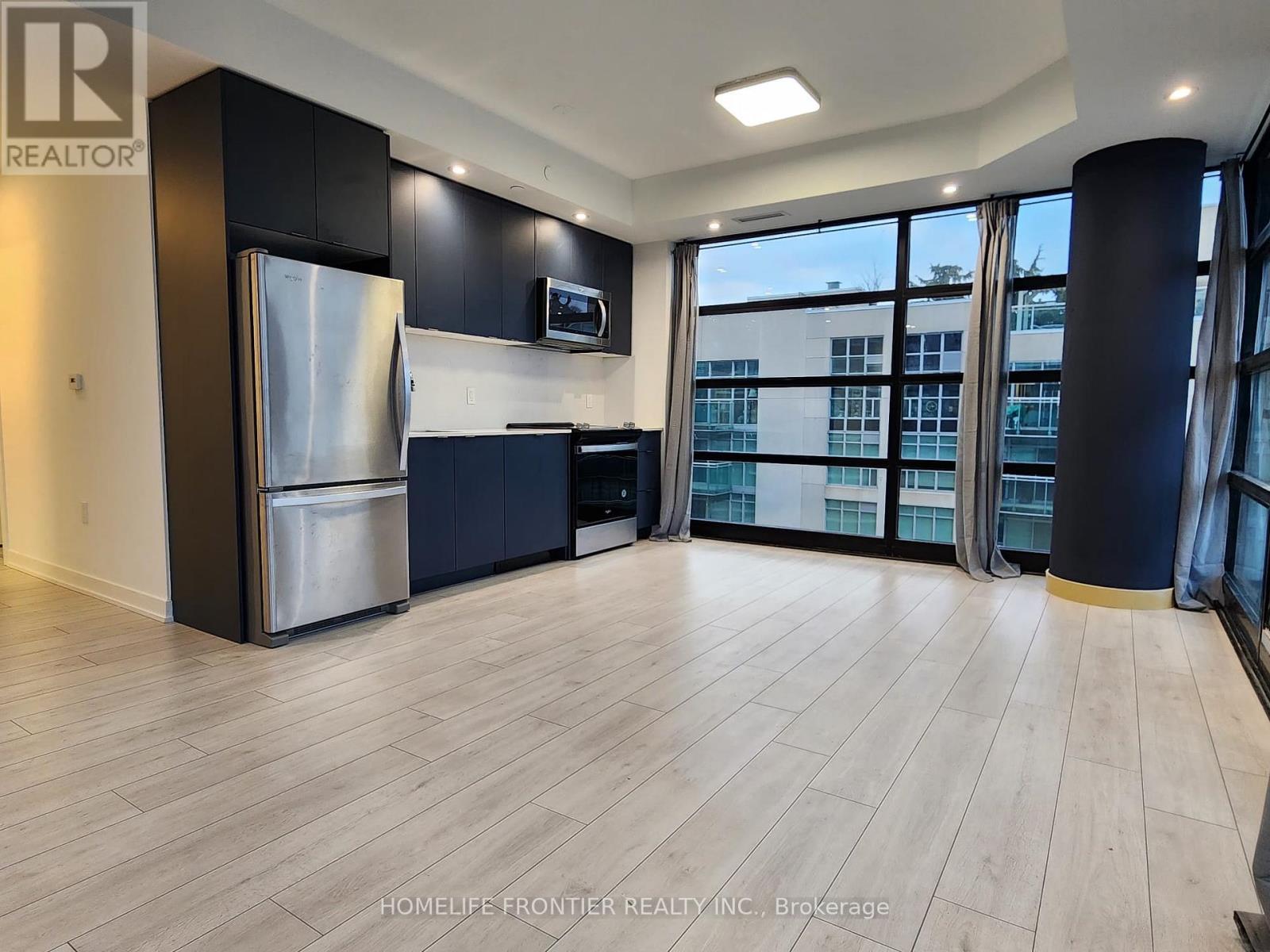 902 A - 1606 Charles Street, Whitby, ON - Indoor Photo Showing Kitchen