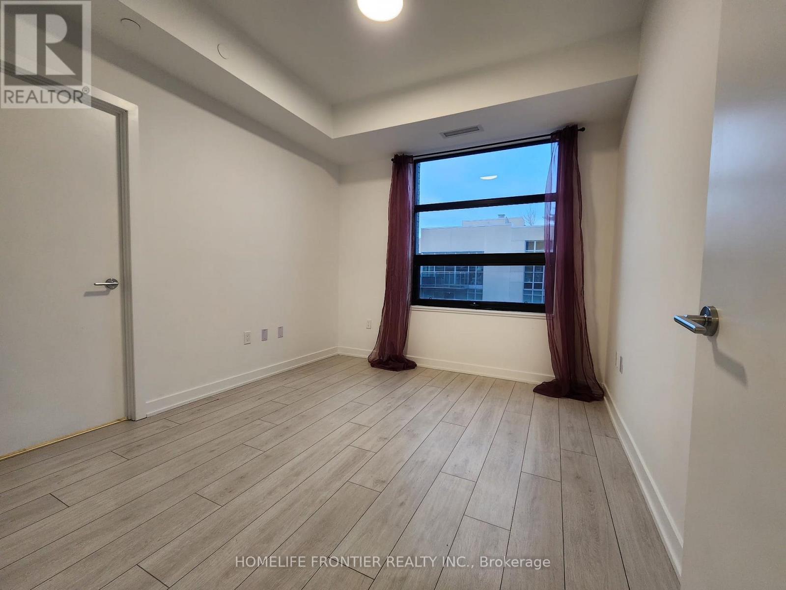 902 A - 1606 Charles Street, Whitby, ON - Indoor Photo Showing Other Room