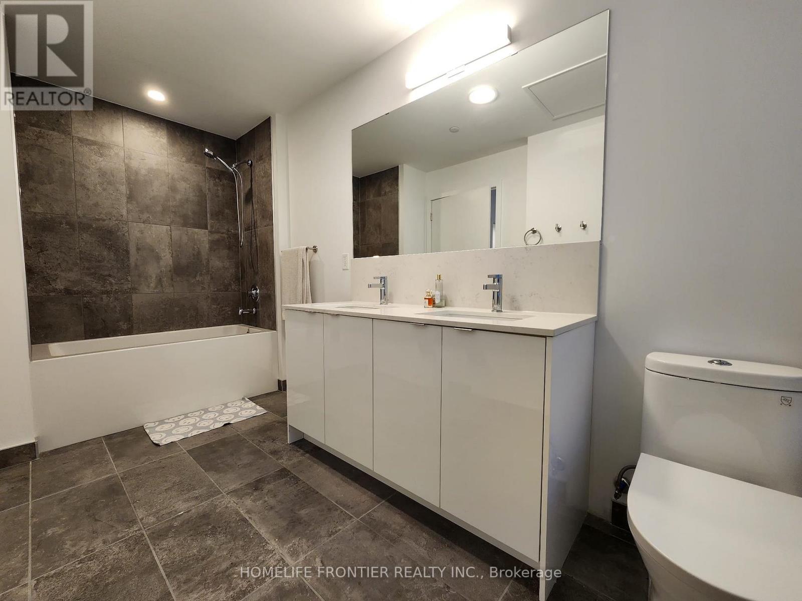 902 A - 1606 Charles Street, Whitby, ON - Indoor Photo Showing Bathroom