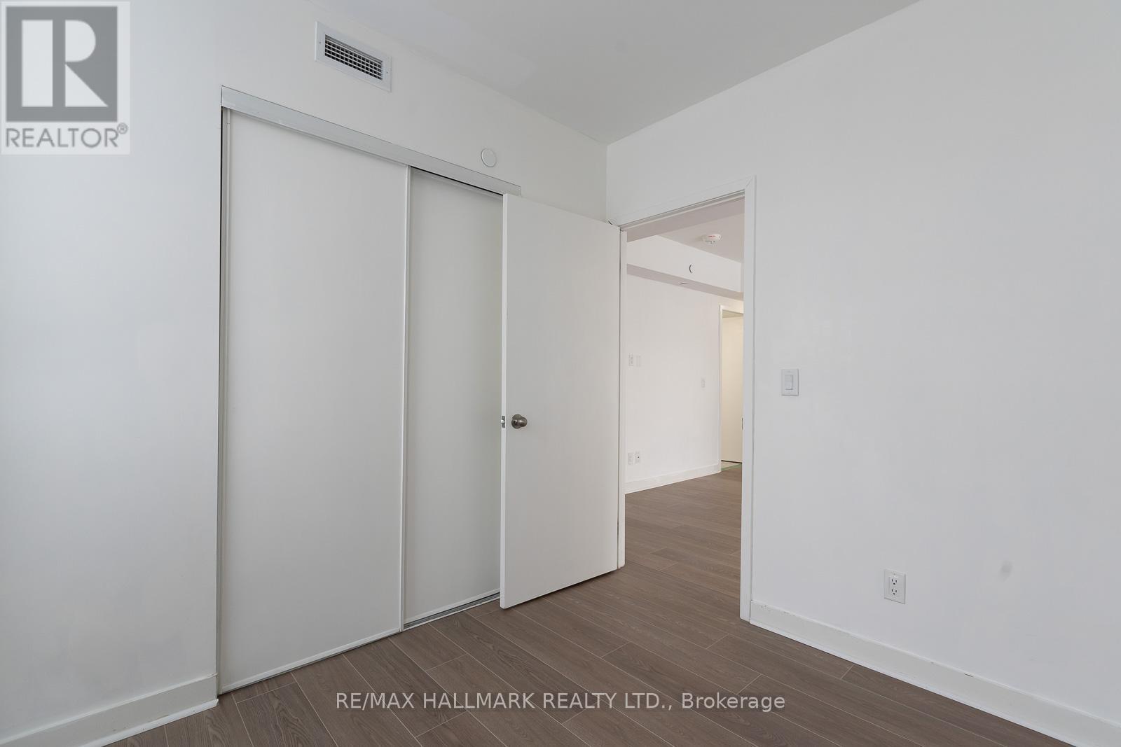 1002 - 6 Sonic Way, Toronto, ON - Indoor Photo Showing Other Room