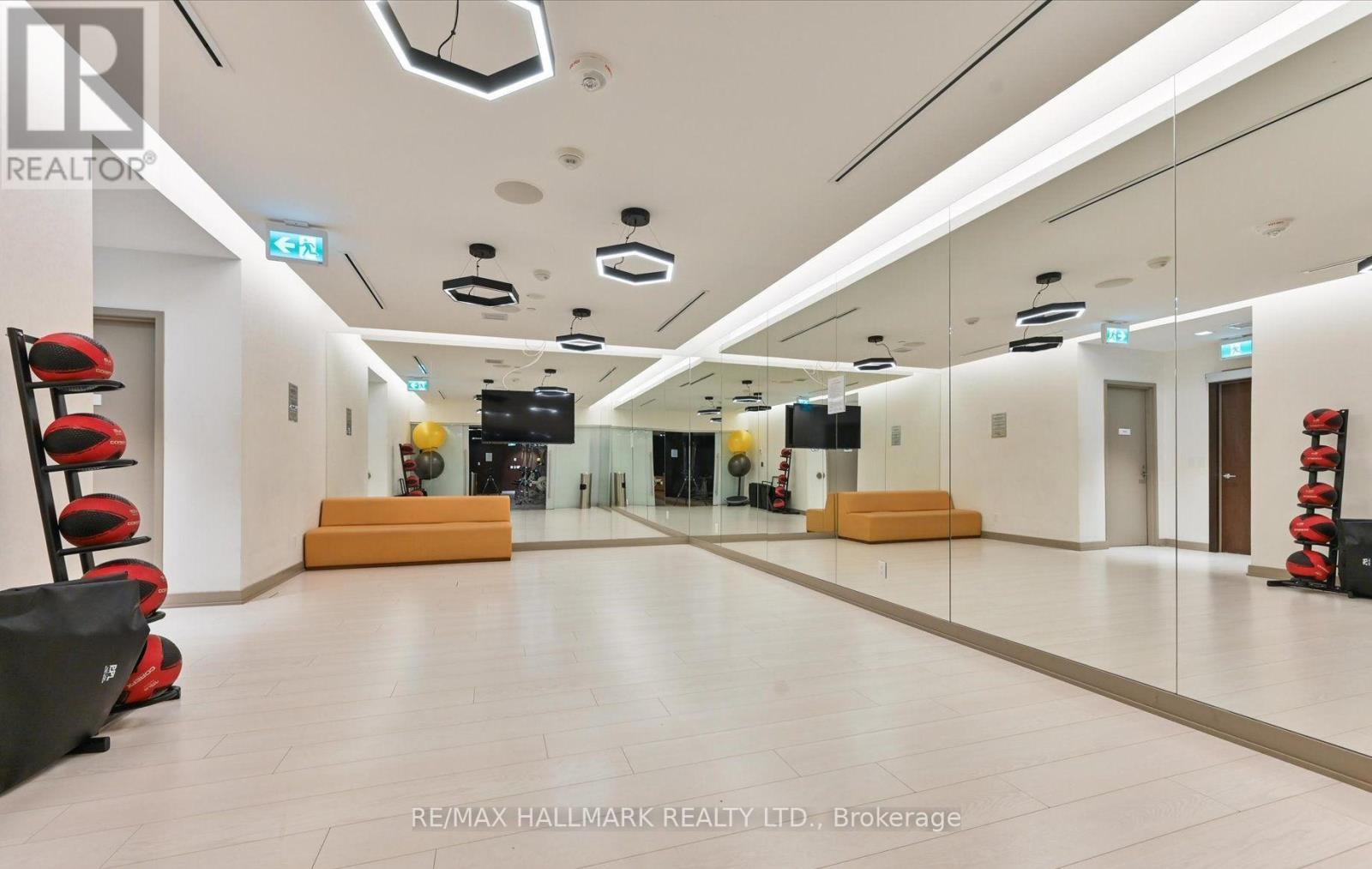 1002 - 6 Sonic Way, Toronto, ON - Indoor Photo Showing Other Room