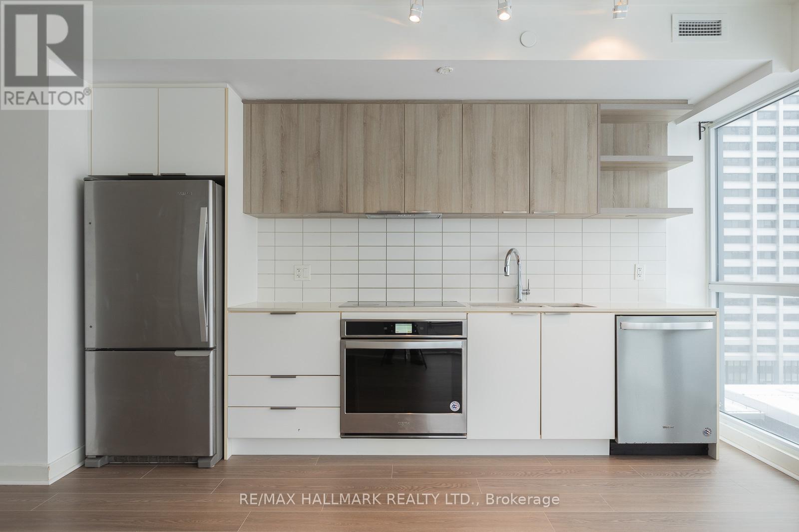 1002 - 6 Sonic Way, Toronto, ON - Indoor Photo Showing Kitchen With Stainless Steel Kitchen