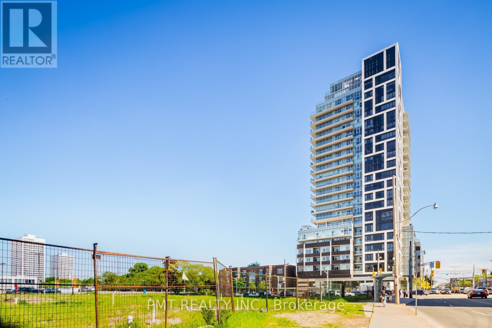 322 - 501 St. Clair Avenue W, Toronto, ON - Outdoor