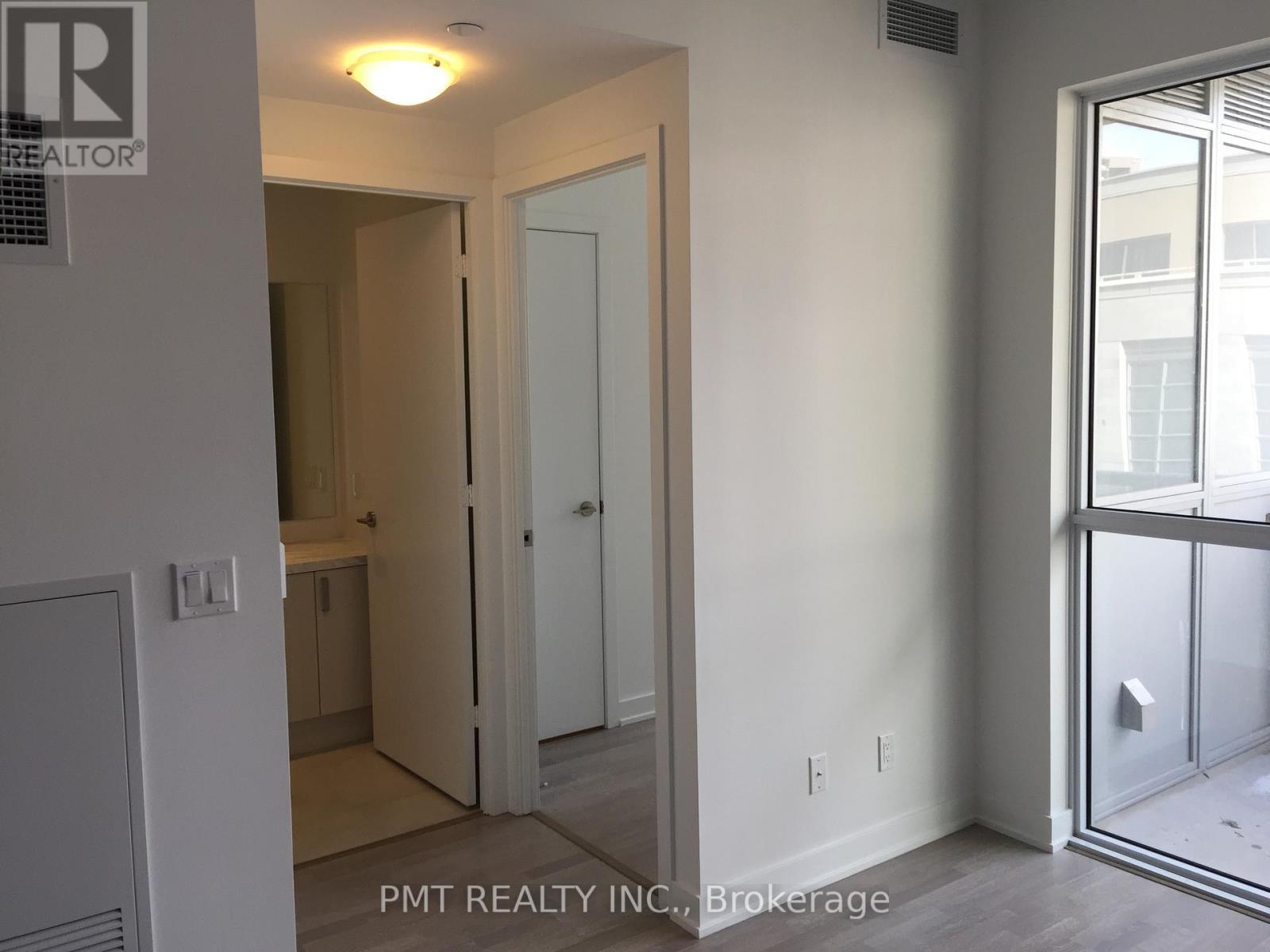 322 - 501 St. Clair Avenue W, Toronto, ON - Indoor Photo Showing Other Room