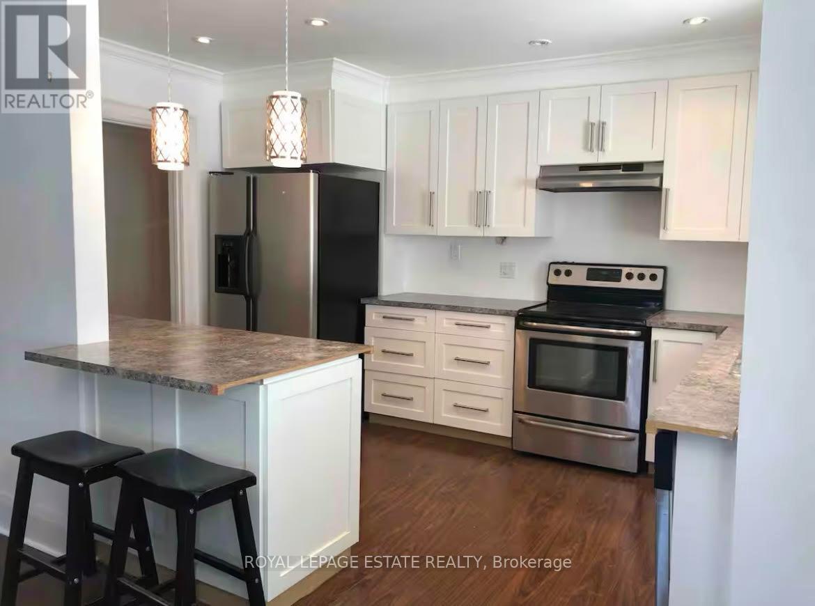 Upper - 62 Scarboro Beach Boulevard, Toronto, ON - Indoor Photo Showing Kitchen With Stainless Steel Kitchen With Upgraded Kitchen