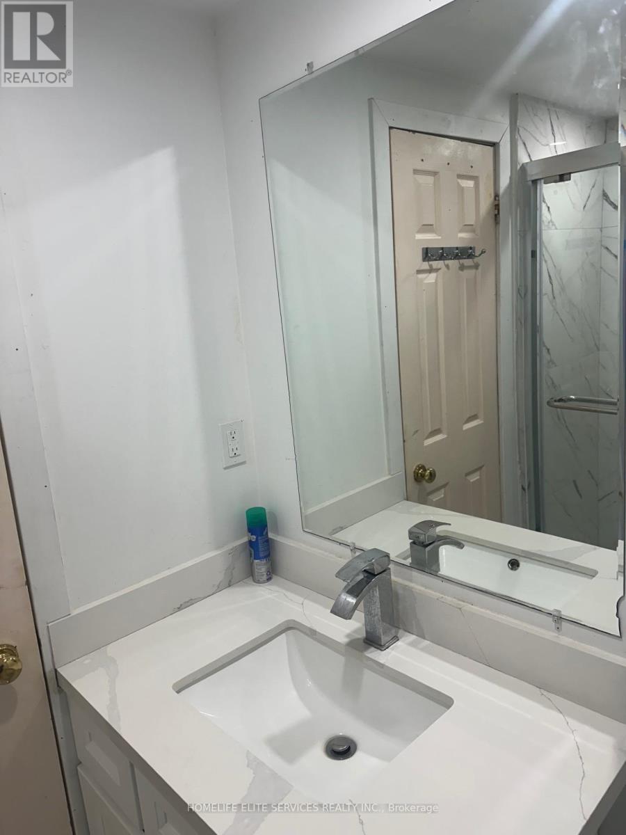 43 Bellwood Drive, Whitby, ON - Indoor Photo Showing Bathroom