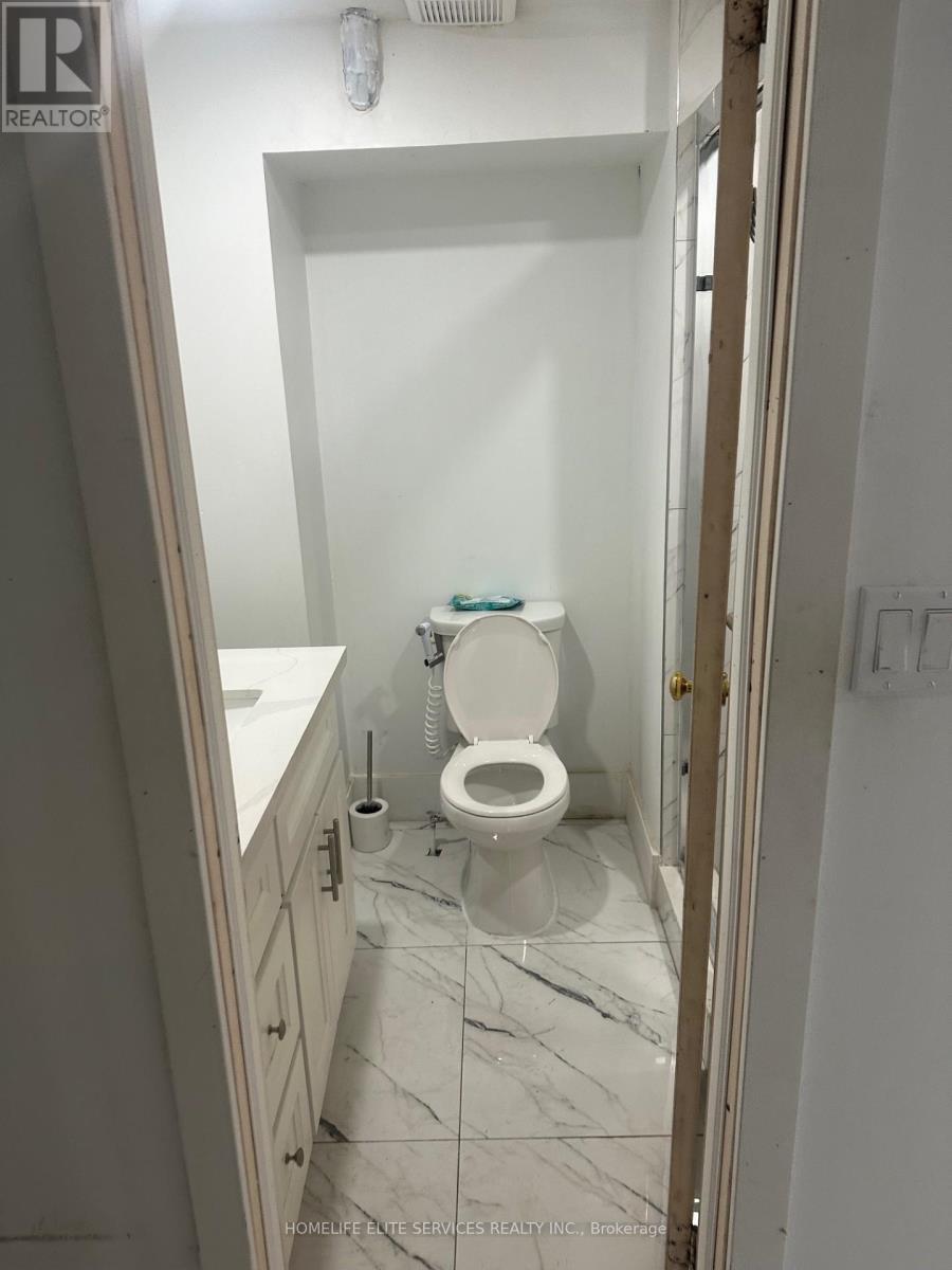 43 Bellwood Drive, Whitby, ON - Indoor Photo Showing Bathroom