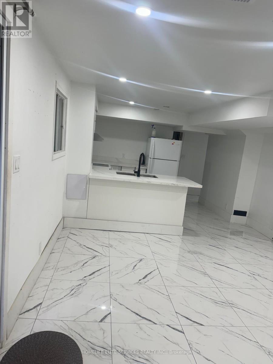 43 Bellwood Drive, Whitby, ON - Indoor