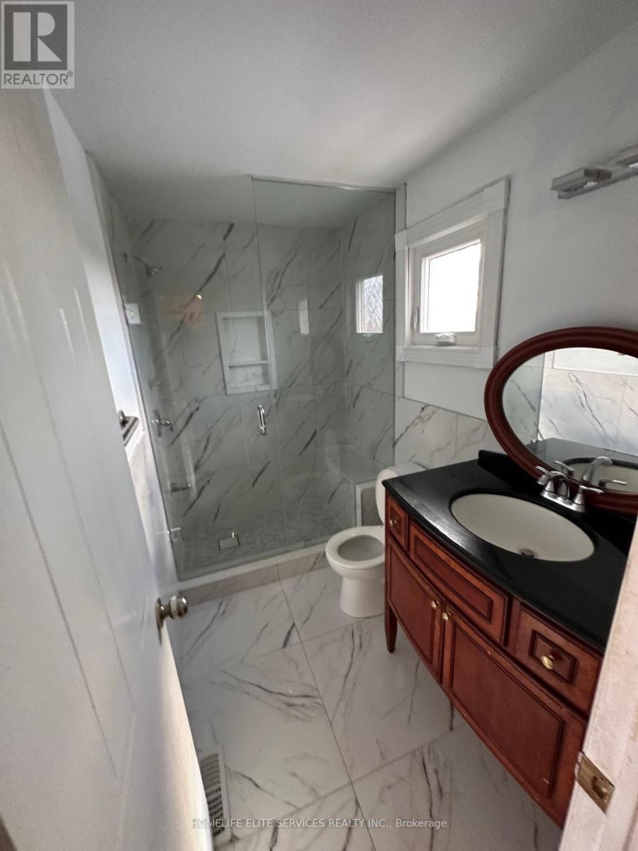 43 Bellwood Drive, Whitby, ON - Indoor Photo Showing Bathroom