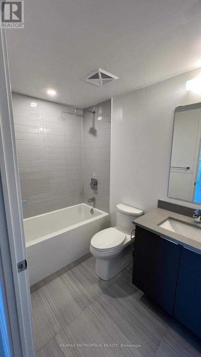 2109 - 2033 Kennedy Road, Toronto, ON - Indoor Photo Showing Bathroom