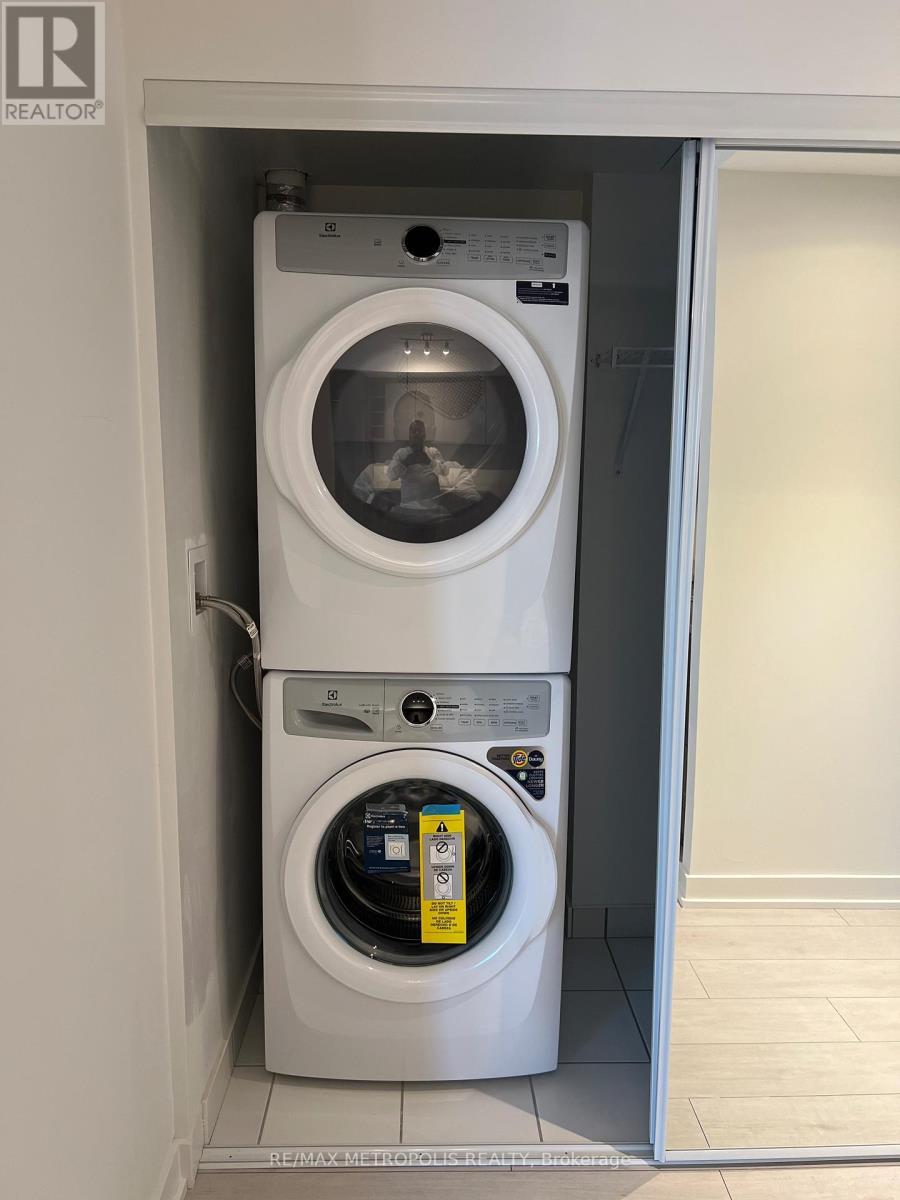 2109 - 2033 Kennedy Road, Toronto, ON - Indoor Photo Showing Laundry Room