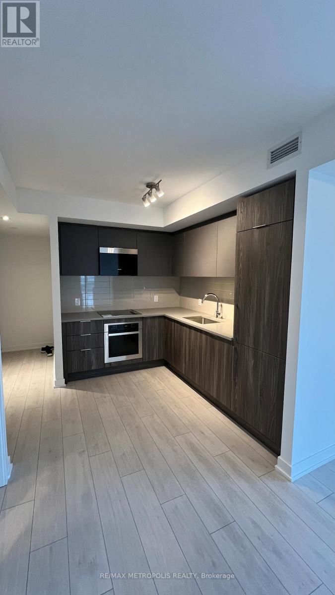 2109 - 2033 Kennedy Road, Toronto, ON - Indoor Photo Showing Kitchen