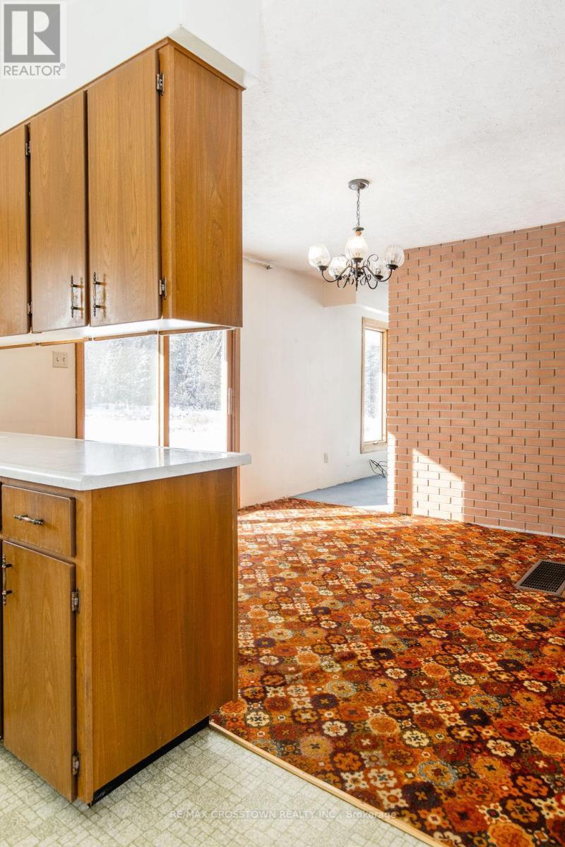 12036 County Rd 27, Springwater, ON - Indoor