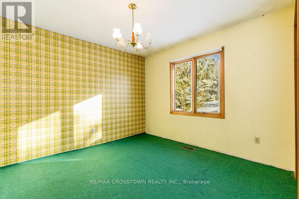 12036 County Rd 27, Springwater, ON - Indoor Photo Showing Other Room