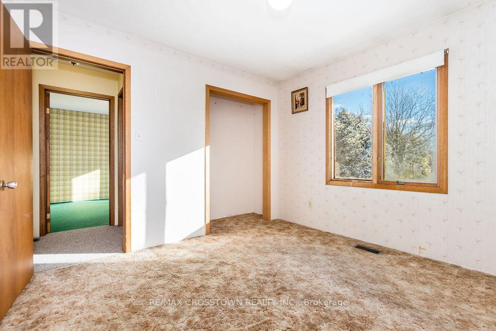 12036 County Rd 27, Springwater, ON - Indoor Photo Showing Other Room