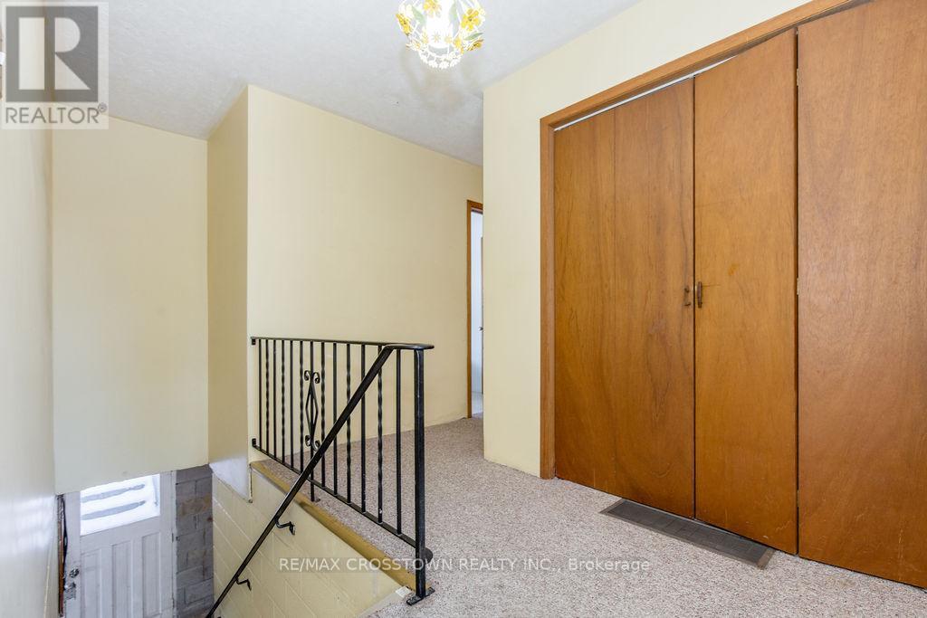 12036 County Rd 27, Springwater, ON - Indoor Photo Showing Other Room