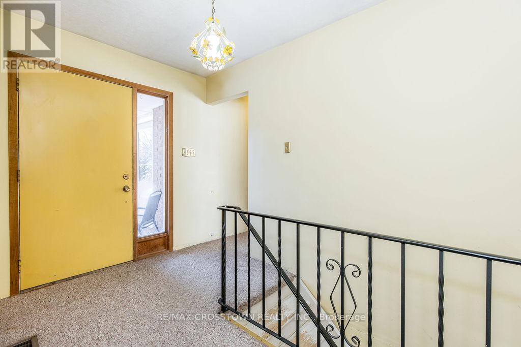 12036 County Rd 27, Springwater, ON - Indoor Photo Showing Other Room