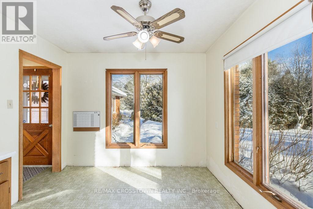 12036 County Rd 27, Springwater, ON - Indoor Photo Showing Other Room