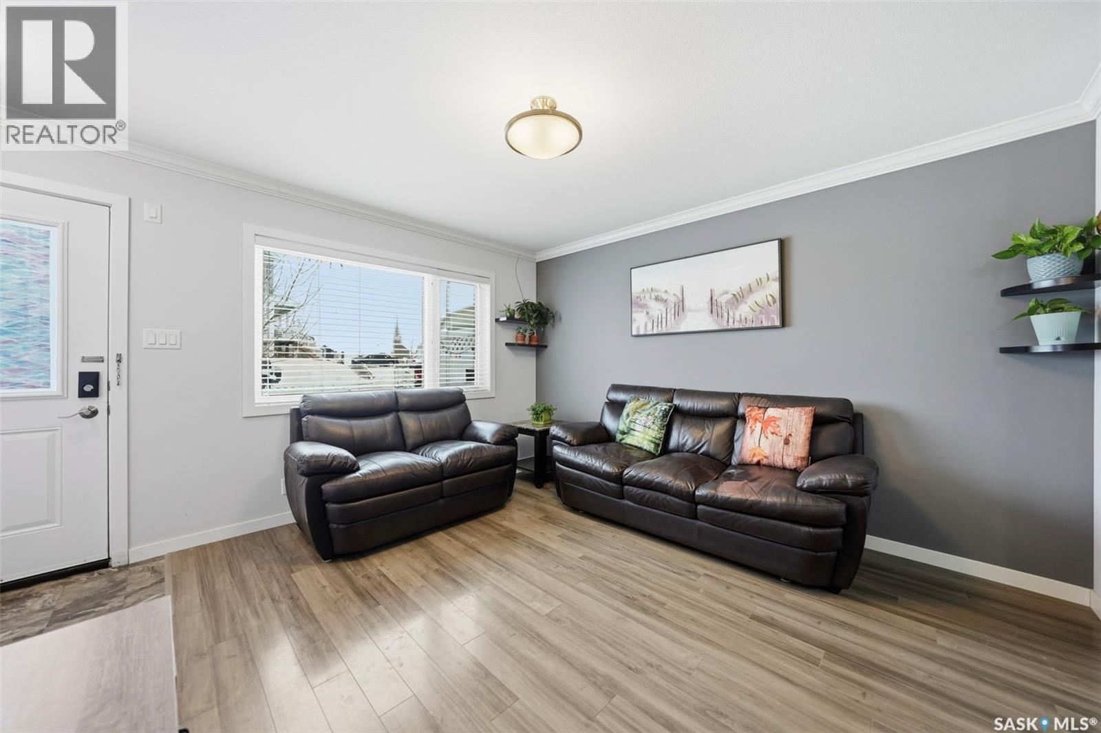 329 320 Cornish Road, Saskatoon, SK - Indoor Photo Showing Living Room