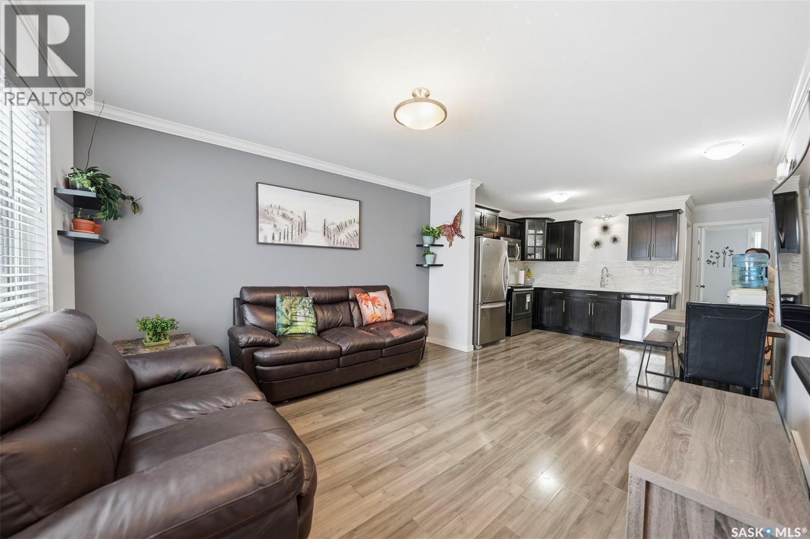 329 320 Cornish Road, Saskatoon, SK - Indoor Photo Showing Living Room