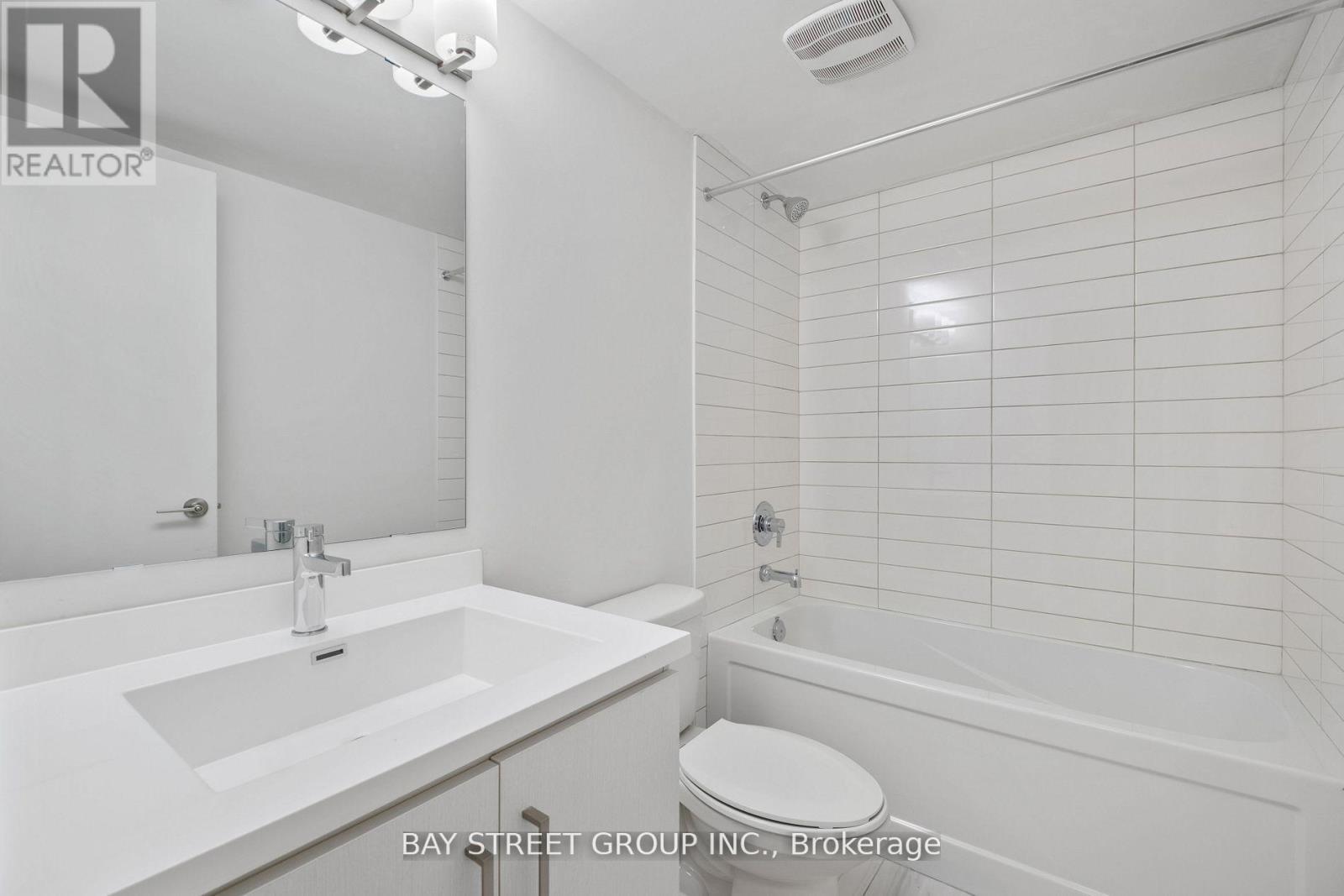 57 - 31 Honeycrisp Crescent, Vaughan, ON - Indoor Photo Showing Bathroom