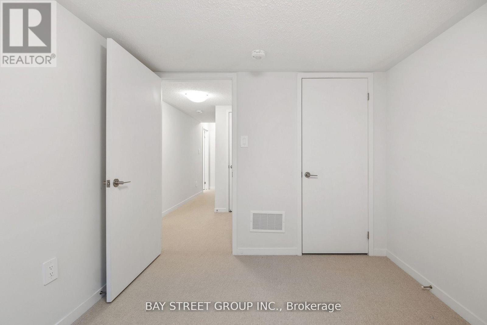 57 - 31 Honeycrisp Crescent, Vaughan, ON - Indoor Photo Showing Other Room