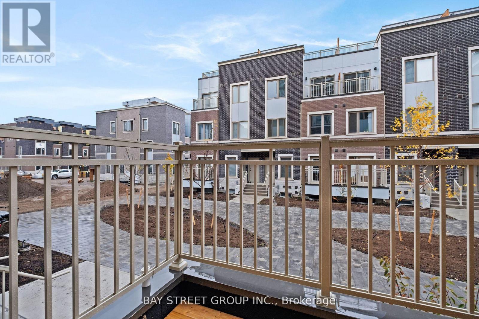 57 - 31 Honeycrisp Crescent, Vaughan, ON - Outdoor With Balcony