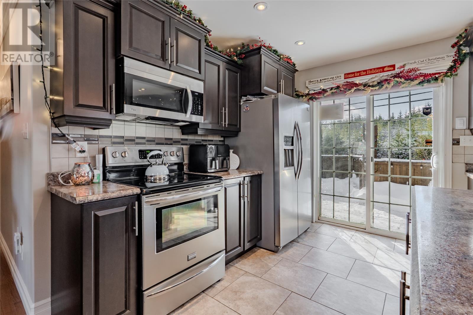 49 Magee Drive, Paradise, NL - Indoor Photo Showing Kitchen