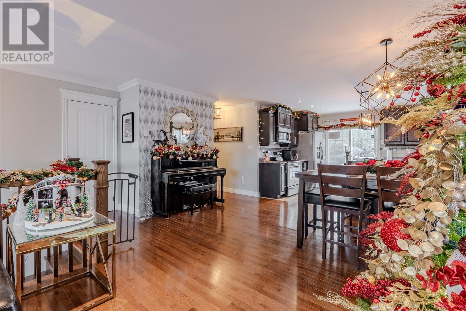 49 Magee Drive, Paradise, NL - Indoor Photo Showing Dining Room