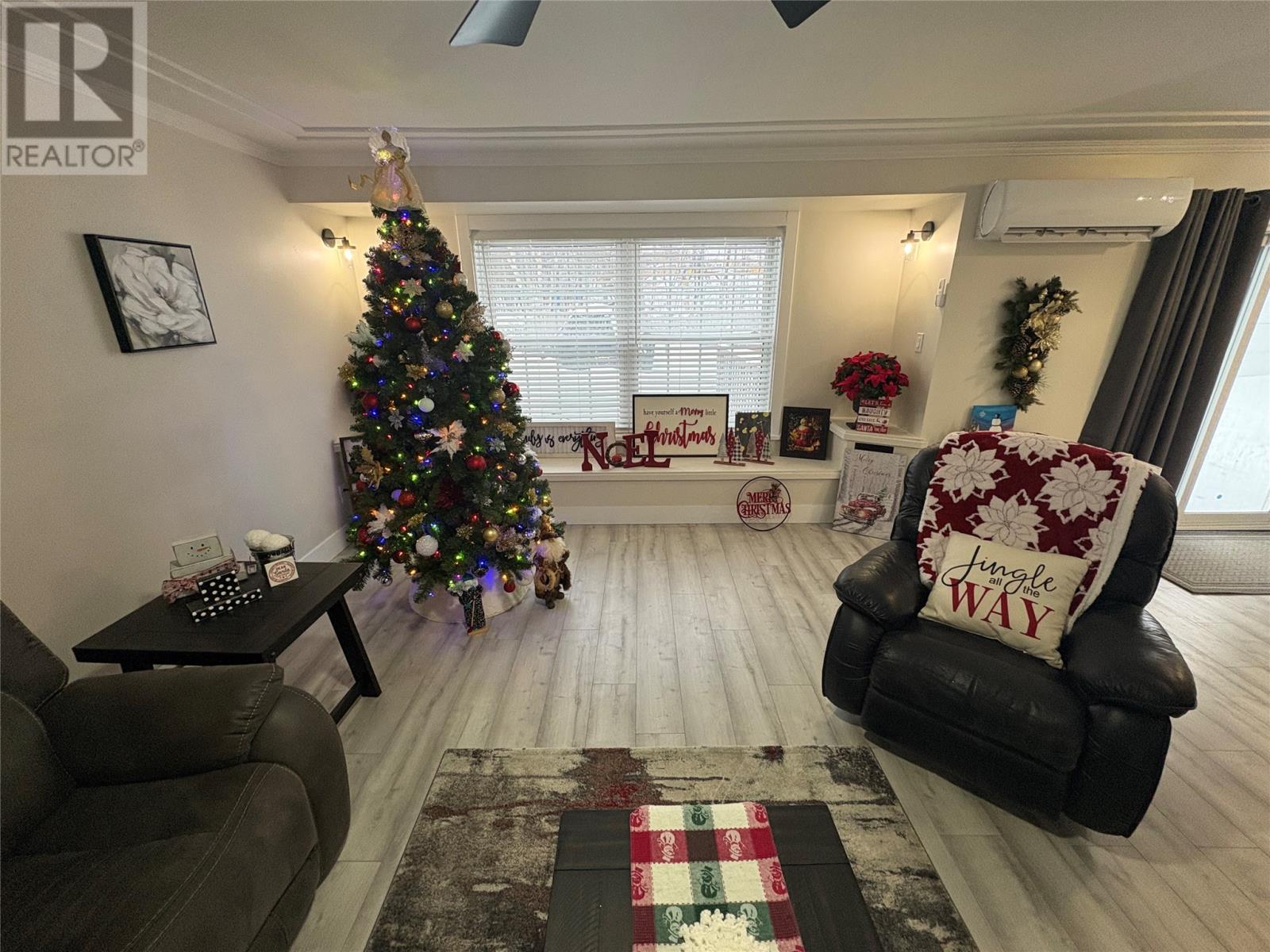 6 Mcdonald Crescent, Bishop'S Falls, NL - Indoor Photo Showing Living Room