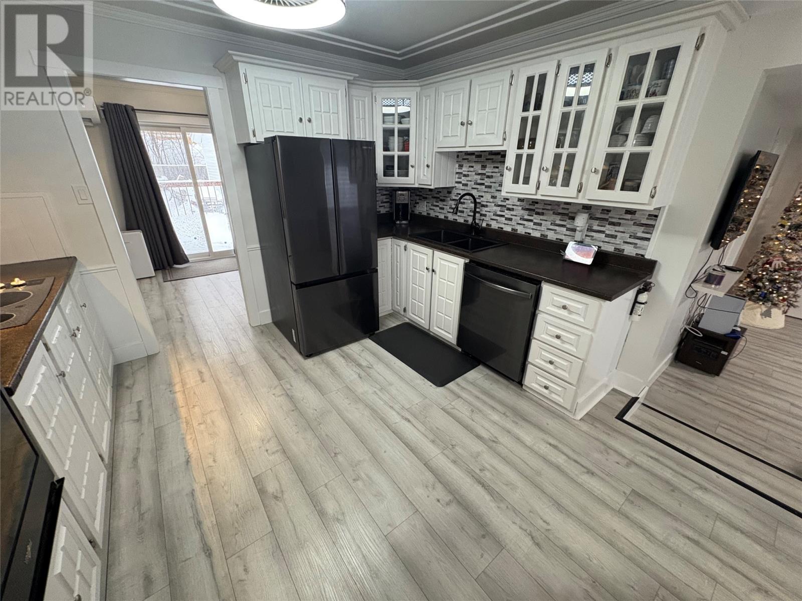 6 Mcdonald Crescent, Bishop'S Falls, NL - Indoor Photo Showing Kitchen