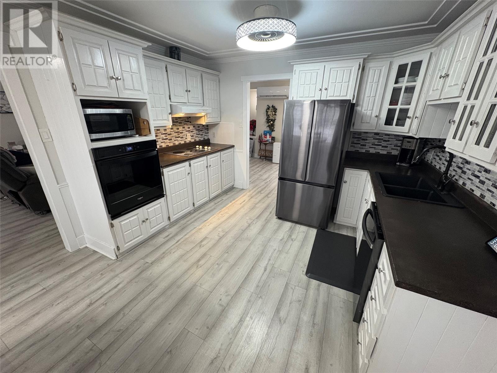 6 Mcdonald Crescent, Bishop'S Falls, NL - Indoor Photo Showing Kitchen