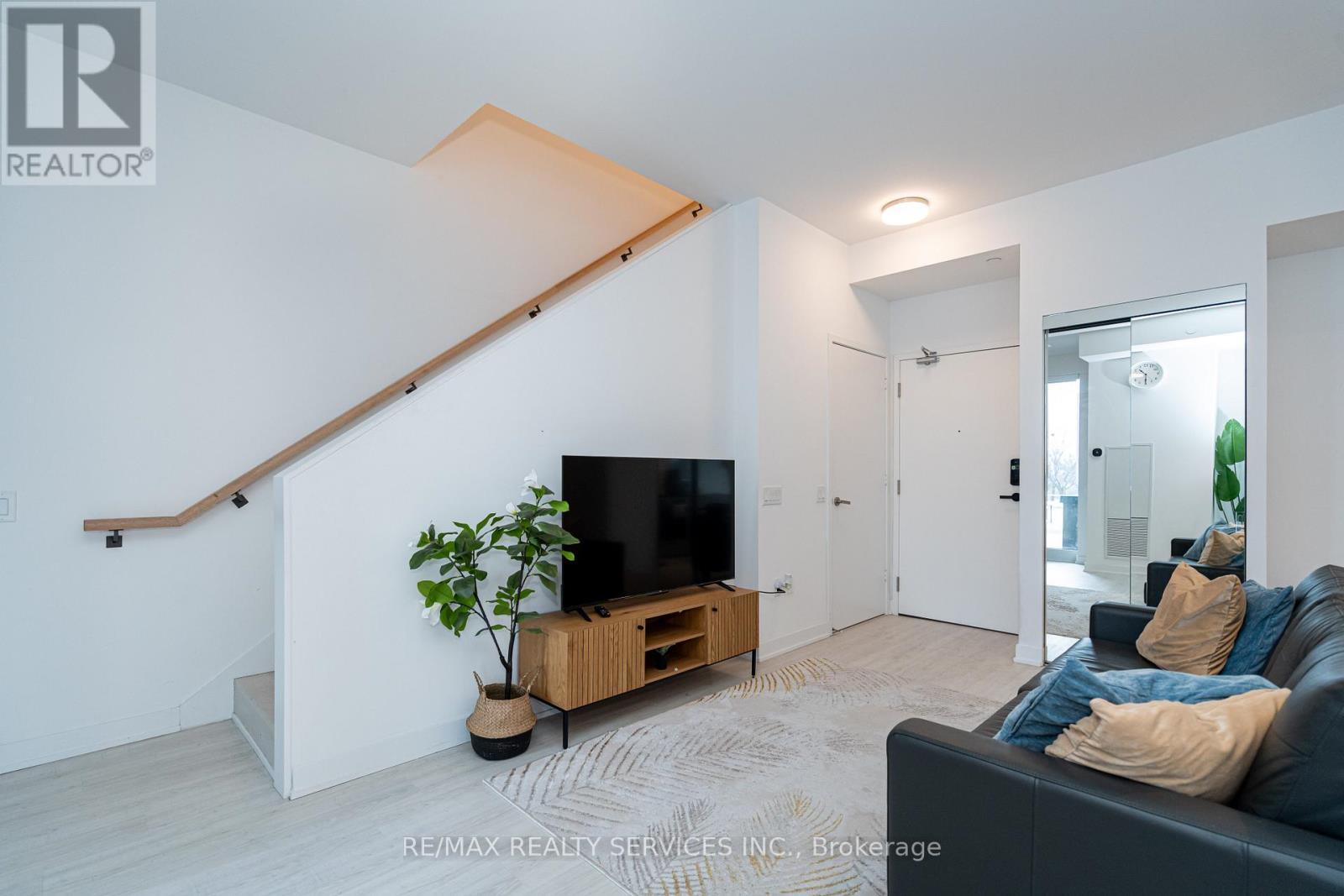 415 Webb Drive, Mississauga, ON - Indoor