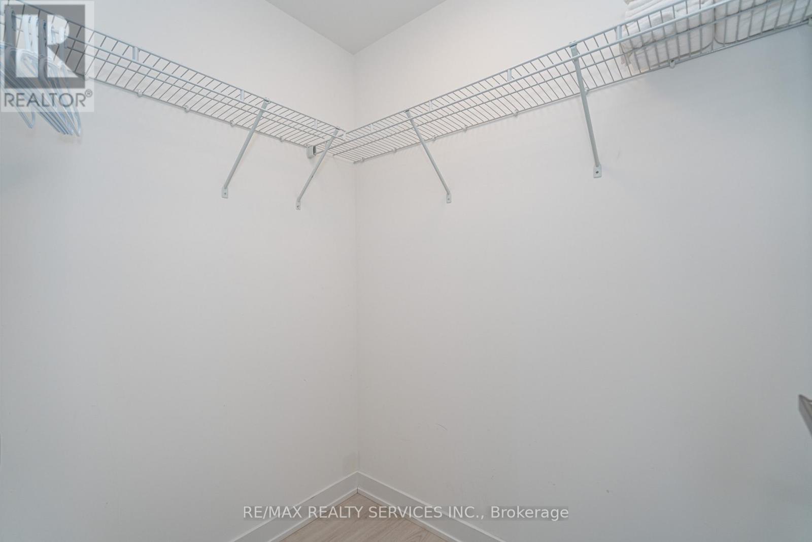 415 Webb Drive, Mississauga, ON - With Storage