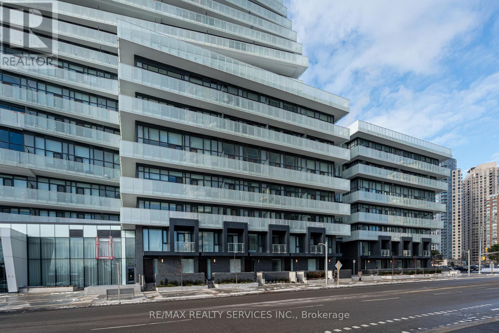 415 Webb Drive, Mississauga, ON - Outdoor With Balcony With Facade