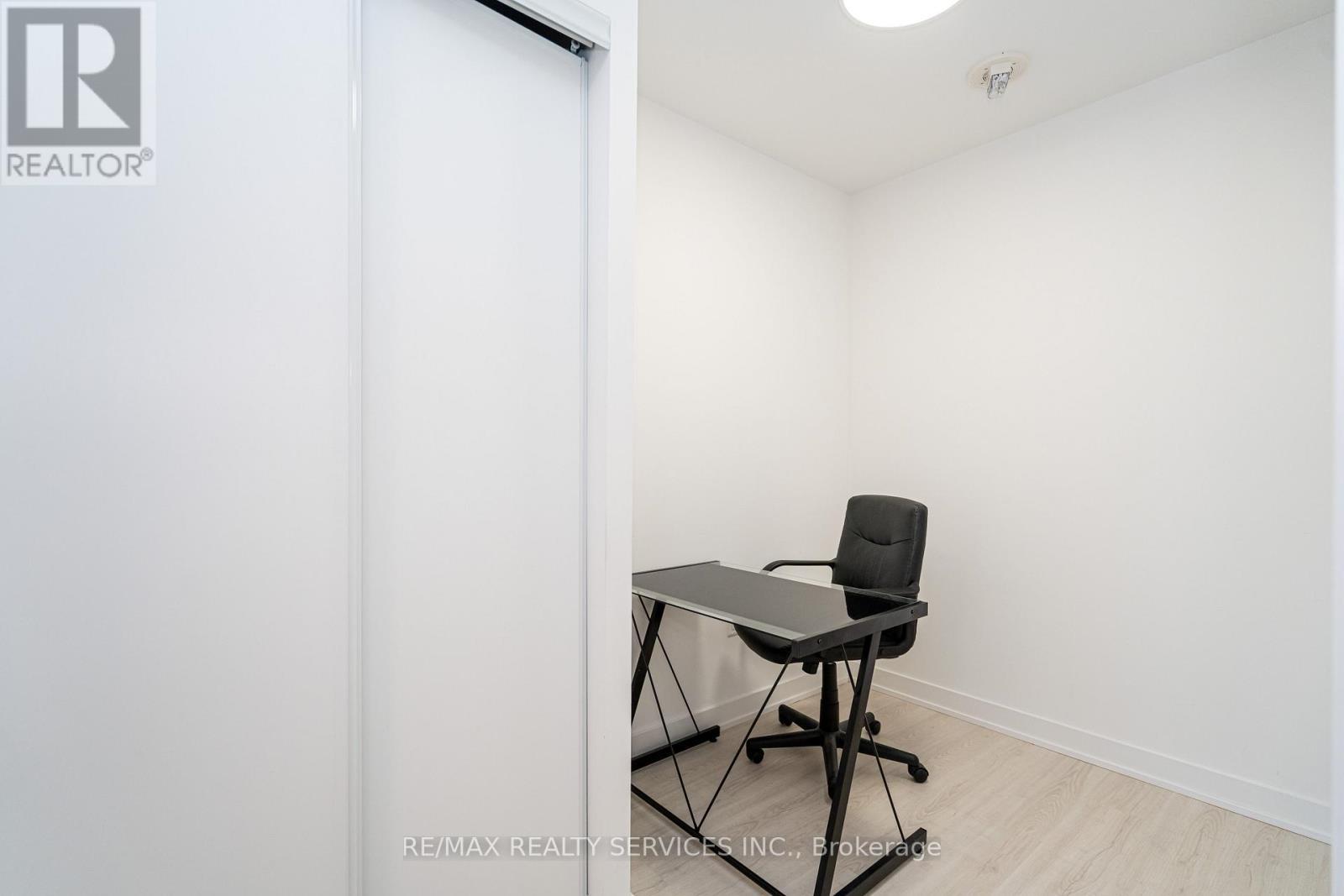 415 Webb Drive, Mississauga, ON - Indoor