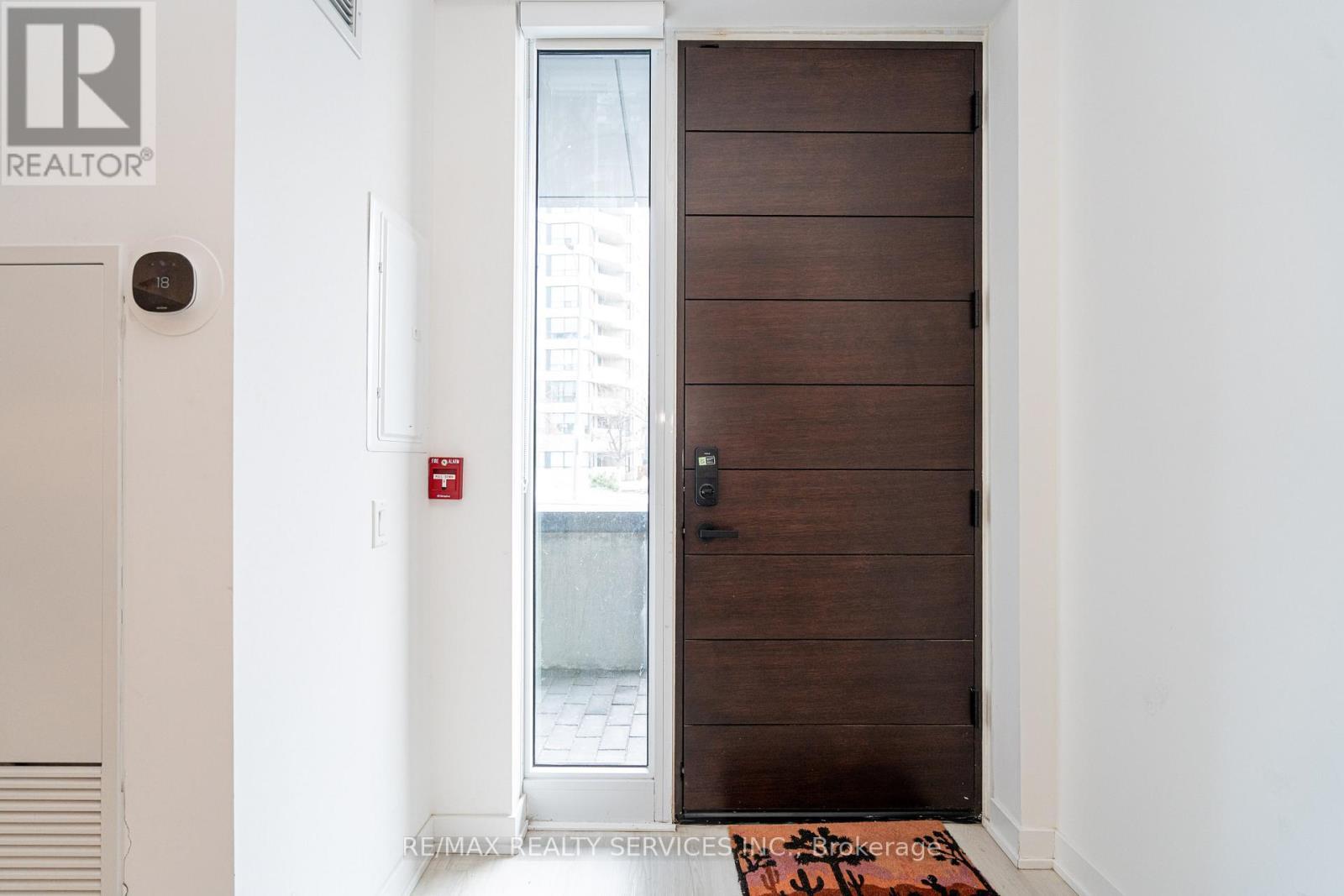 415 Webb Drive, Mississauga, ON - Indoor Photo Showing Other Room