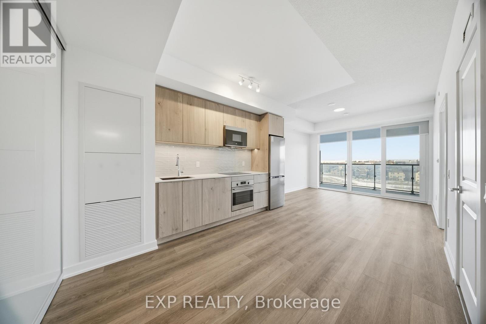 Kitchen/Living Room - 526 - 15 Skyridge Drive, Brampton, ON - Indoor Photo Showing Kitchen