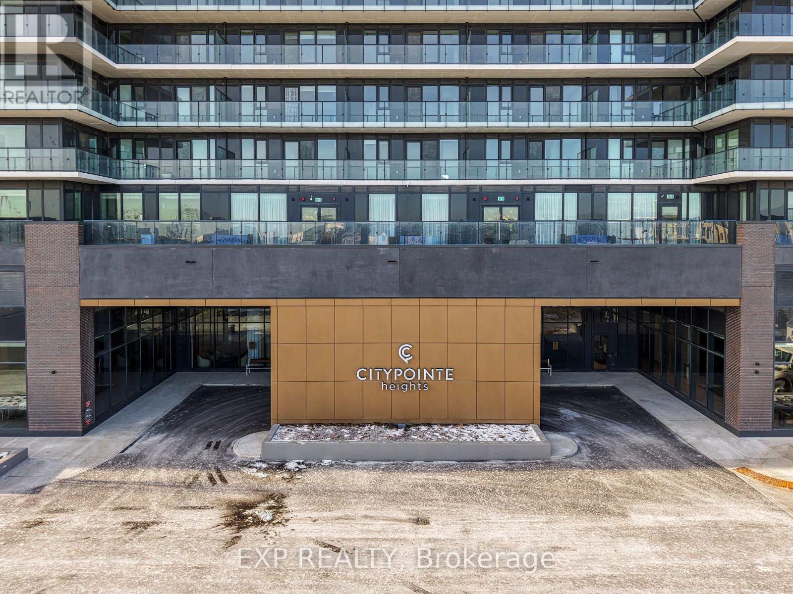 Front Of The Building - 526 - 15 Skyridge Drive, Brampton, ON - Outdoor With Balcony