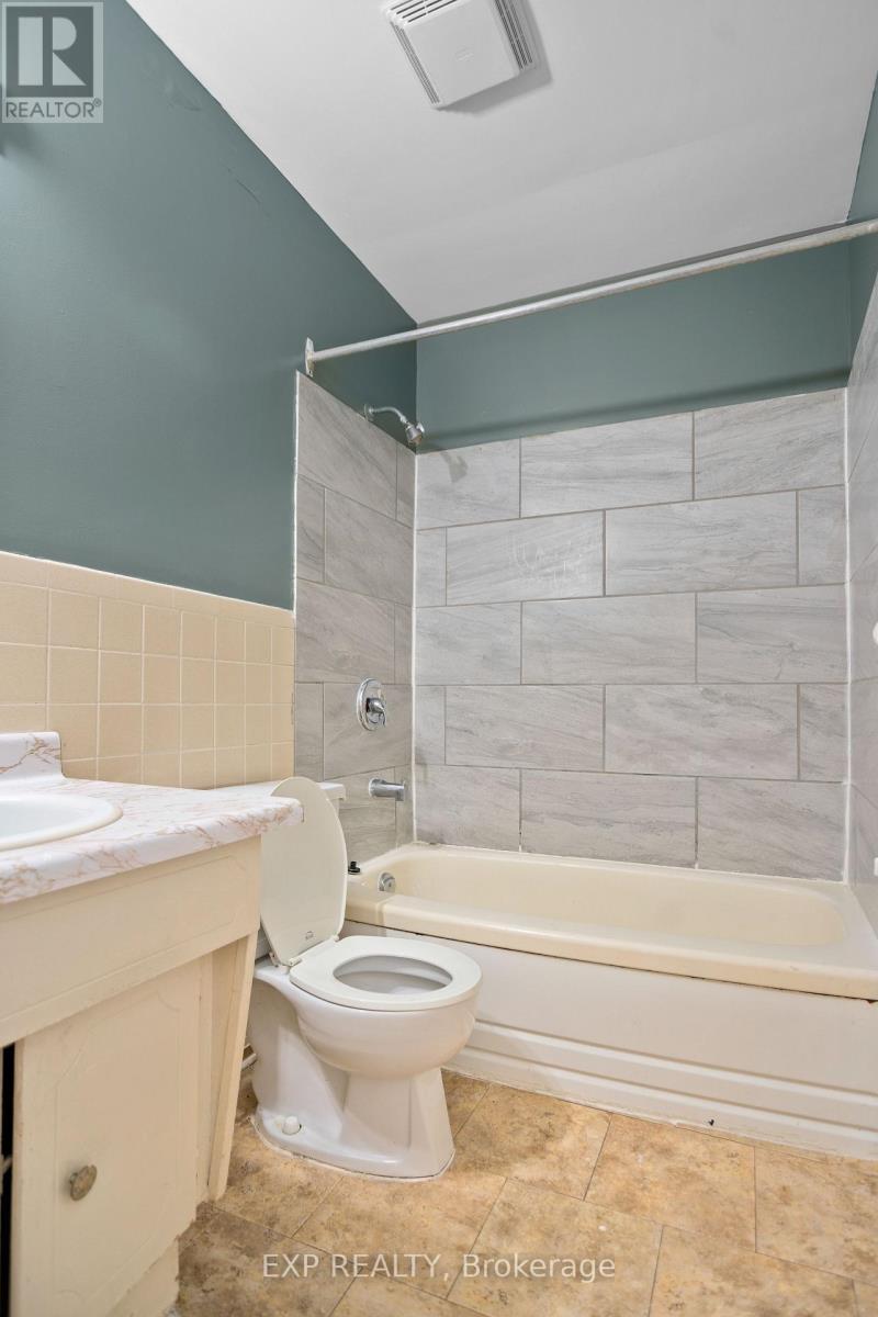 26 - 205 Boullee Street, London East, ON - Indoor Photo Showing Bathroom