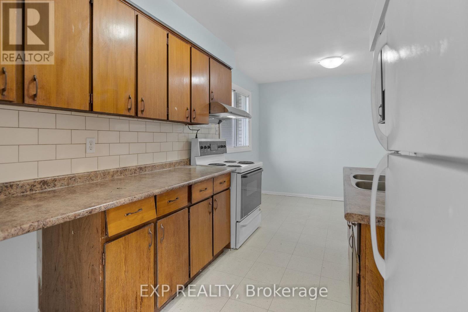 26 - 205 Boullee Street, London East, ON - Indoor Photo Showing Kitchen With Double Sink