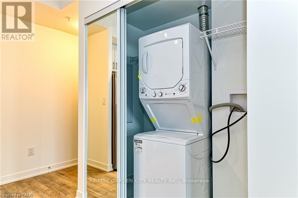 602 - 550 North Service Road, Grimsby, ON - Indoor Photo Showing Laundry Room