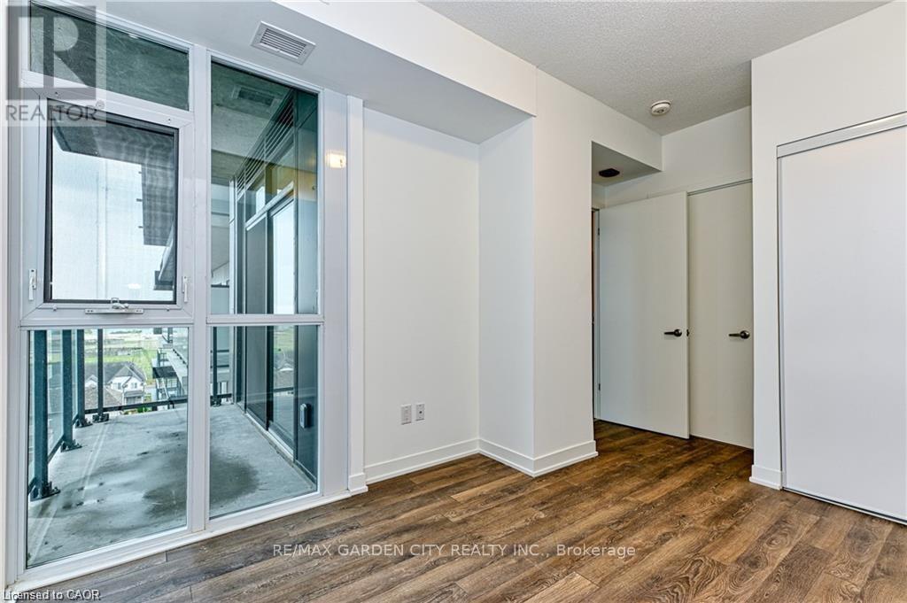 602 - 550 North Service Road, Grimsby, ON - Indoor Photo Showing Other Room