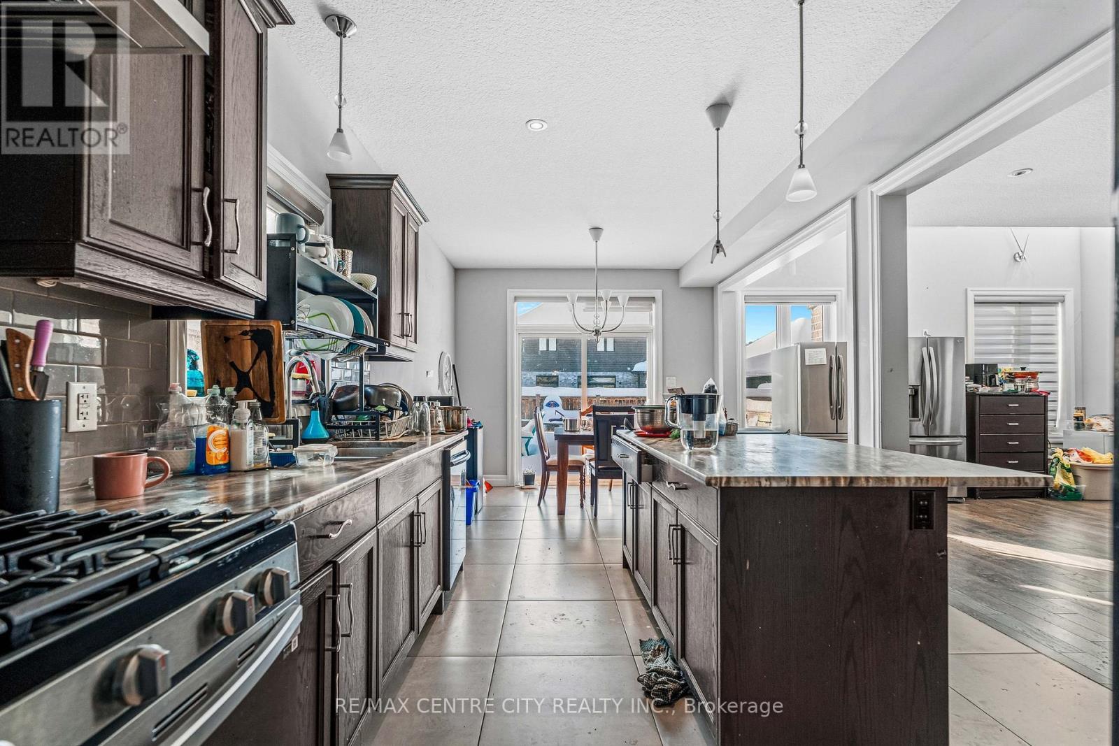 1999 Maddex Way, London North (North B), ON - Indoor Photo Showing Kitchen With Upgraded Kitchen