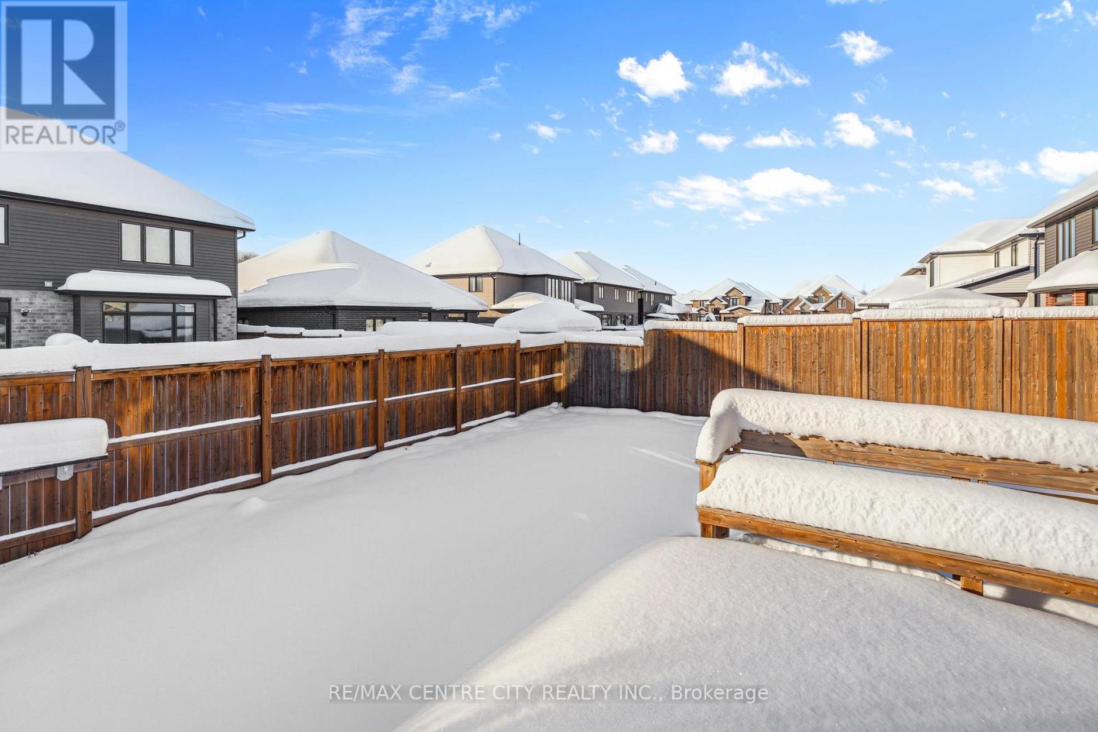 1999 Maddex Way, London North (North B), ON - Outdoor