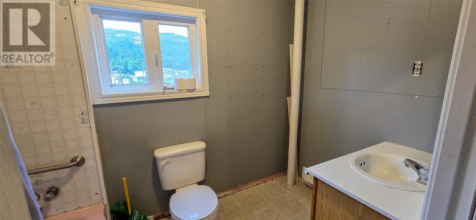 24 Drake'S Road, Lawn, NL - Indoor Photo Showing Bathroom