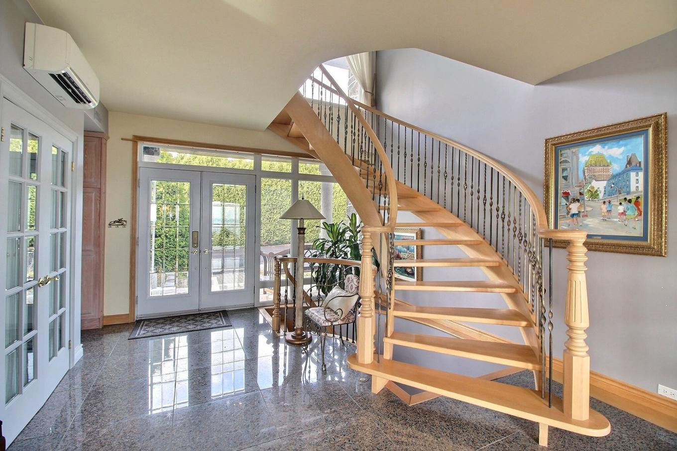 Escalier - 10 Rue Des Cèdres, La Malbaie, QC - Indoor Photo Showing Other Room