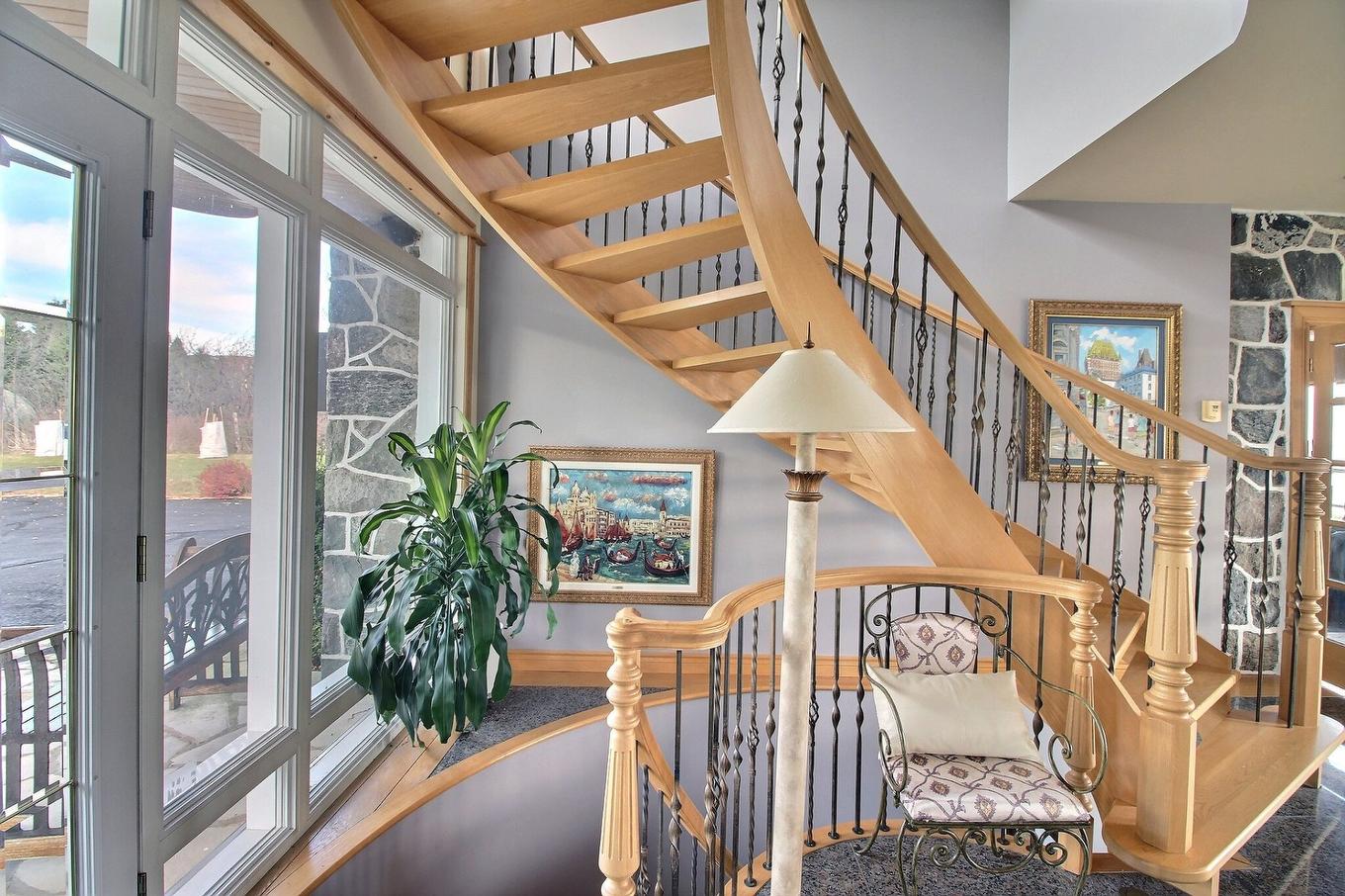 Escalier - 10 Rue Des Cèdres, La Malbaie, QC - Indoor Photo Showing Other Room