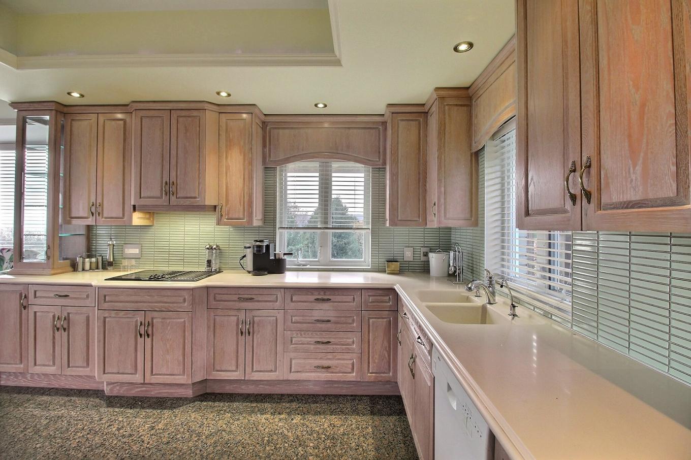 Cuisine - 10 Rue Des Cèdres, La Malbaie, QC - Indoor Photo Showing Kitchen With Double Sink